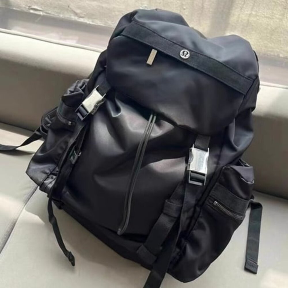 Lululemon Wunderlust 25L Backpack Black Practical Travel Yoga Companion Unisex